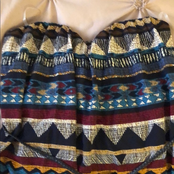 Strapless Patterned Top - Picture 2 of 8